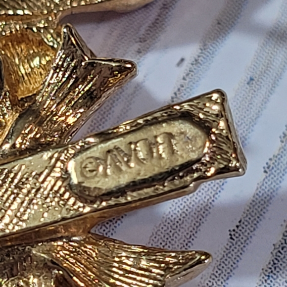 AVON Candy cane Earrings. - Picture 4 of 6